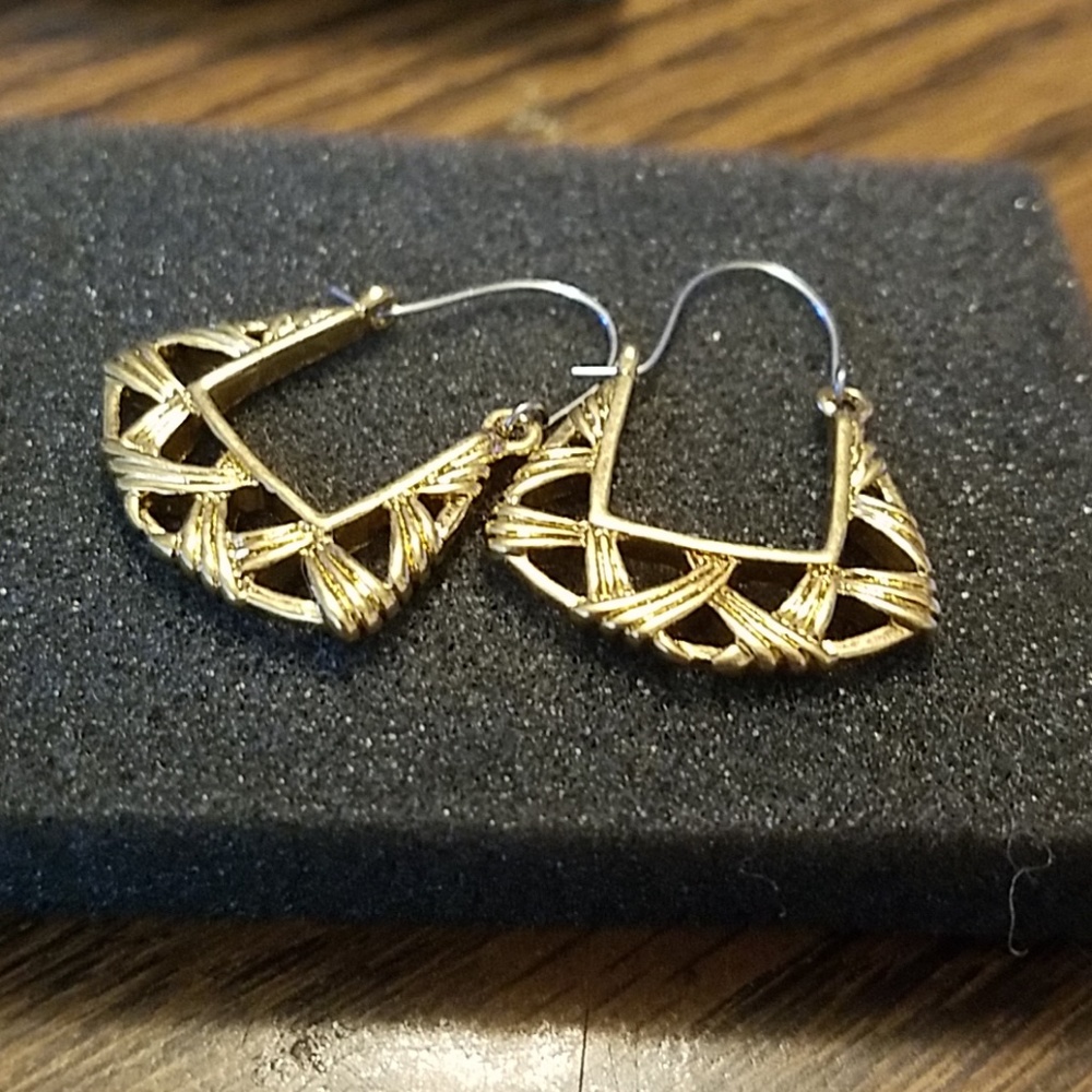 Avon basketweave hoops